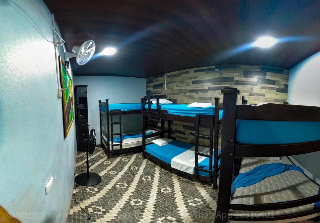 Hostel Tortuguero 7Backpackers ภายนอก รูปภาพ