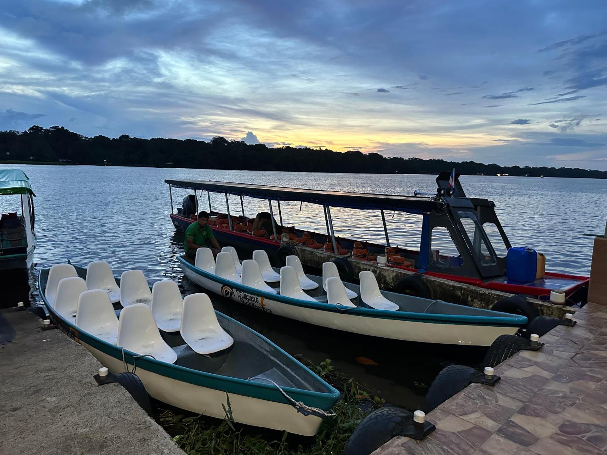 Hostel Tortuguero 7Backpackers ภายนอก รูปภาพ